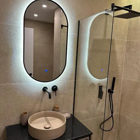 Agate Self Check In Hotel Tirana