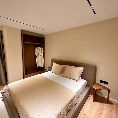 Agate Отель Тирана